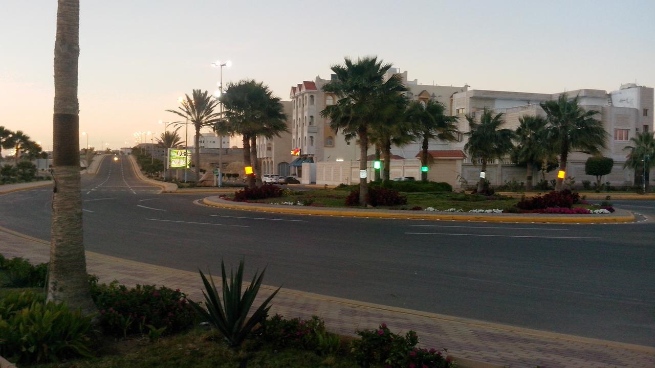 Wajh Beach Hotel Ал Ула Екстериор снимка